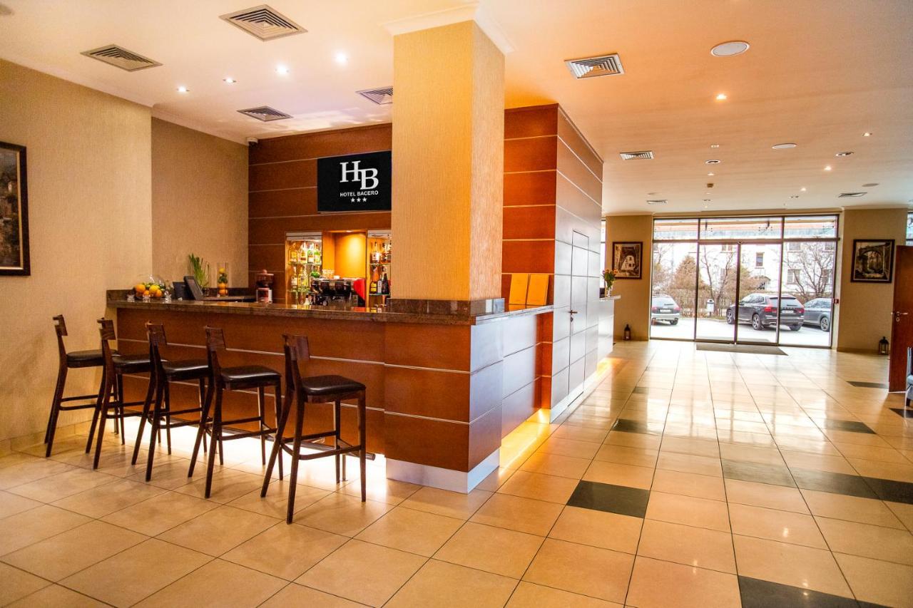 Premium Bacero Hotel