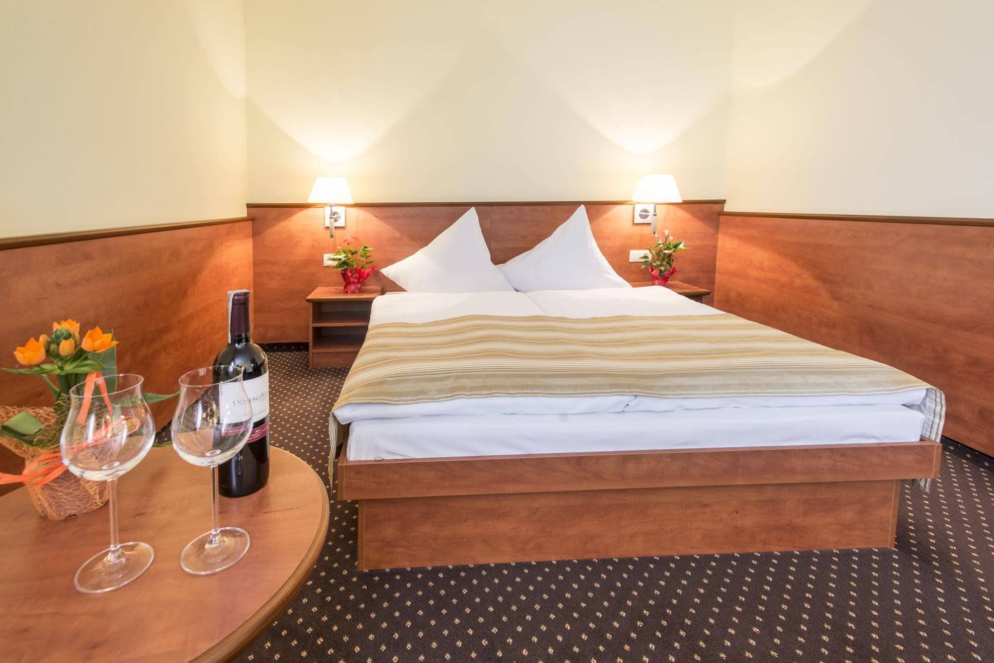Premium Bacero 3*
